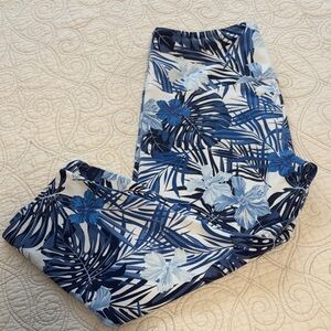 Floral Blue and White Capri Leggings w/tummy control